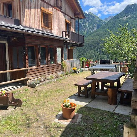 Joivy Modern Family Chalet With Stunning Mountain Views 샴폴루크 외부 사진