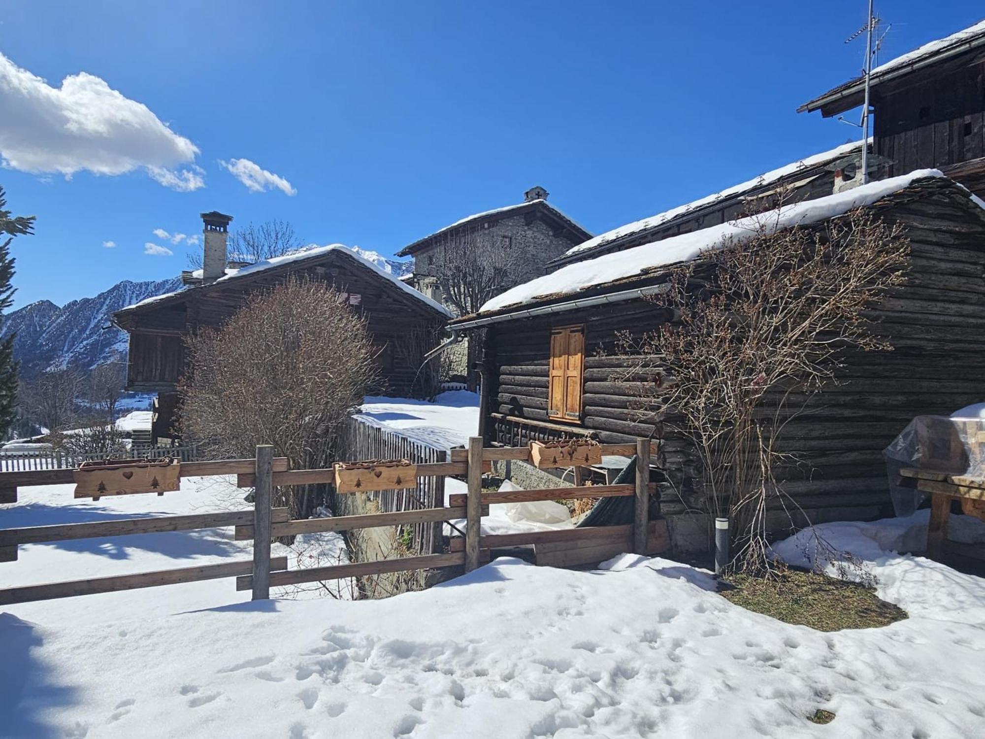 Joivy Modern Family Chalet With Stunning Mountain Views 샴폴루크 외부 사진