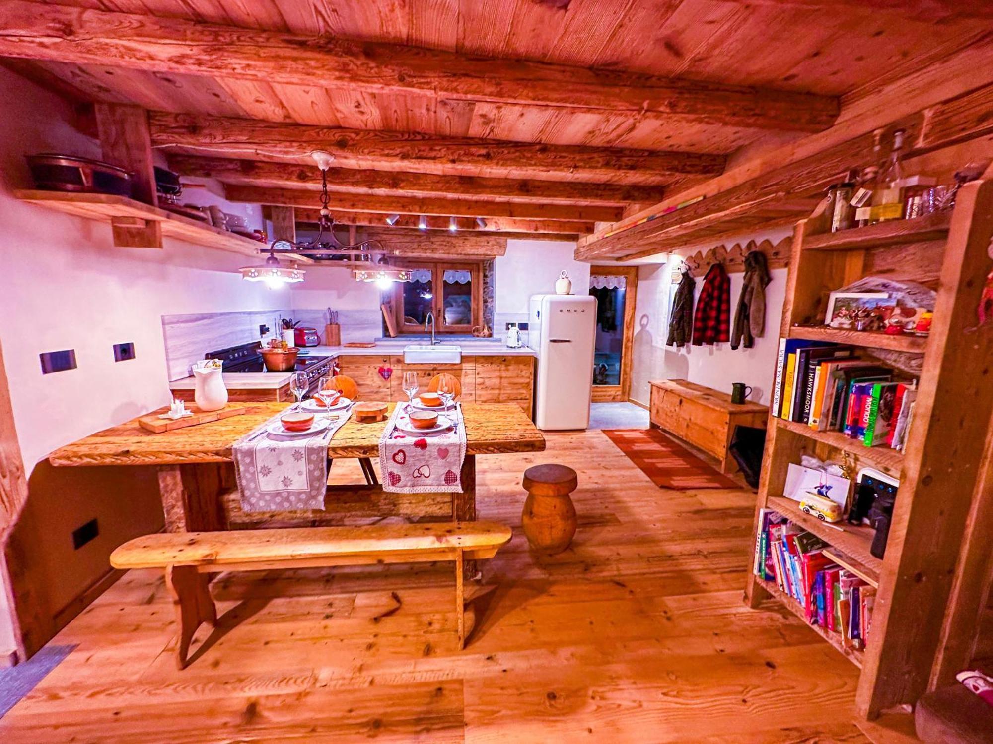 Joivy Modern Family Chalet With Stunning Mountain Views 샴폴루크 외부 사진