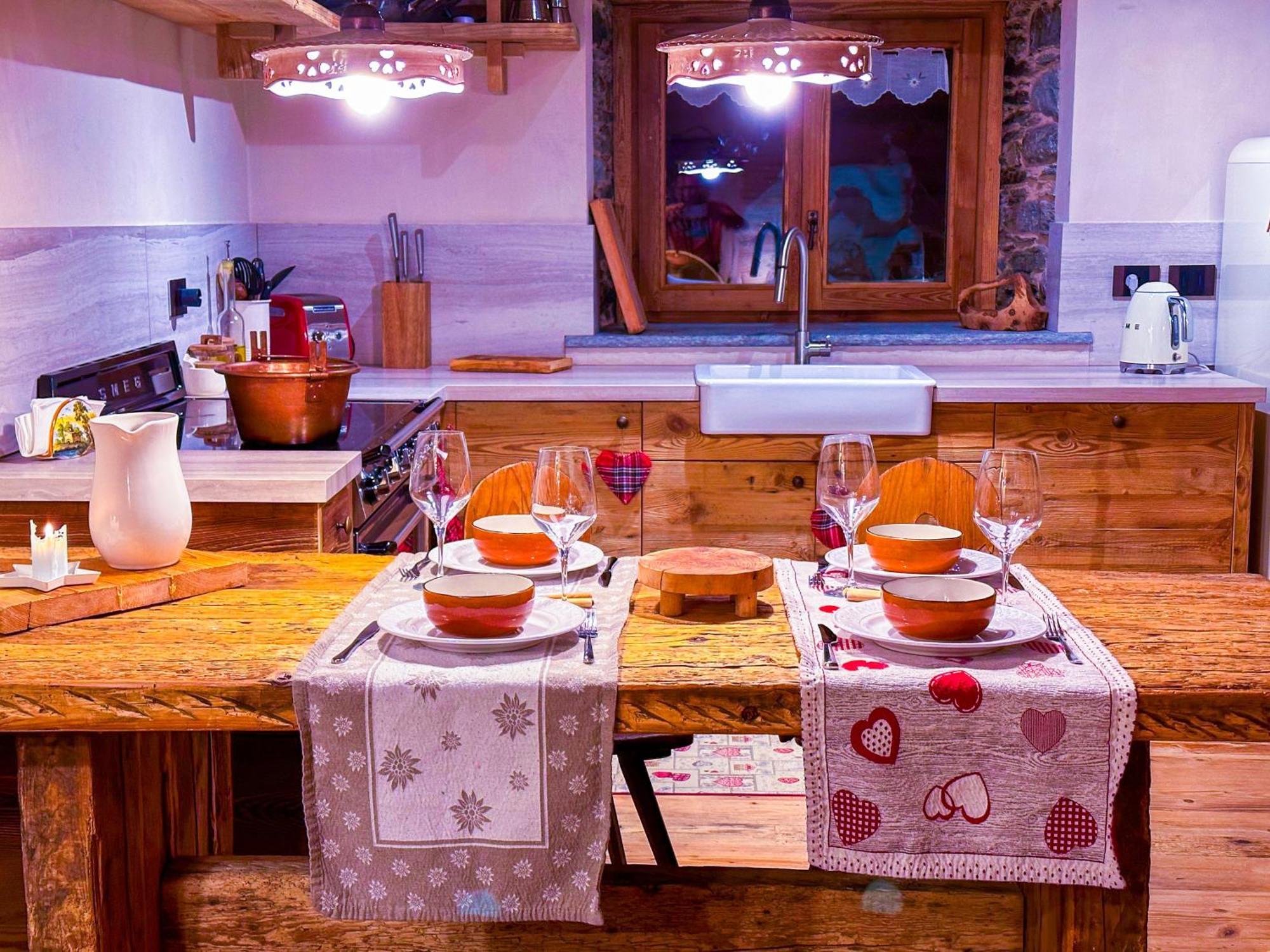 Joivy Modern Family Chalet With Stunning Mountain Views 샴폴루크 외부 사진