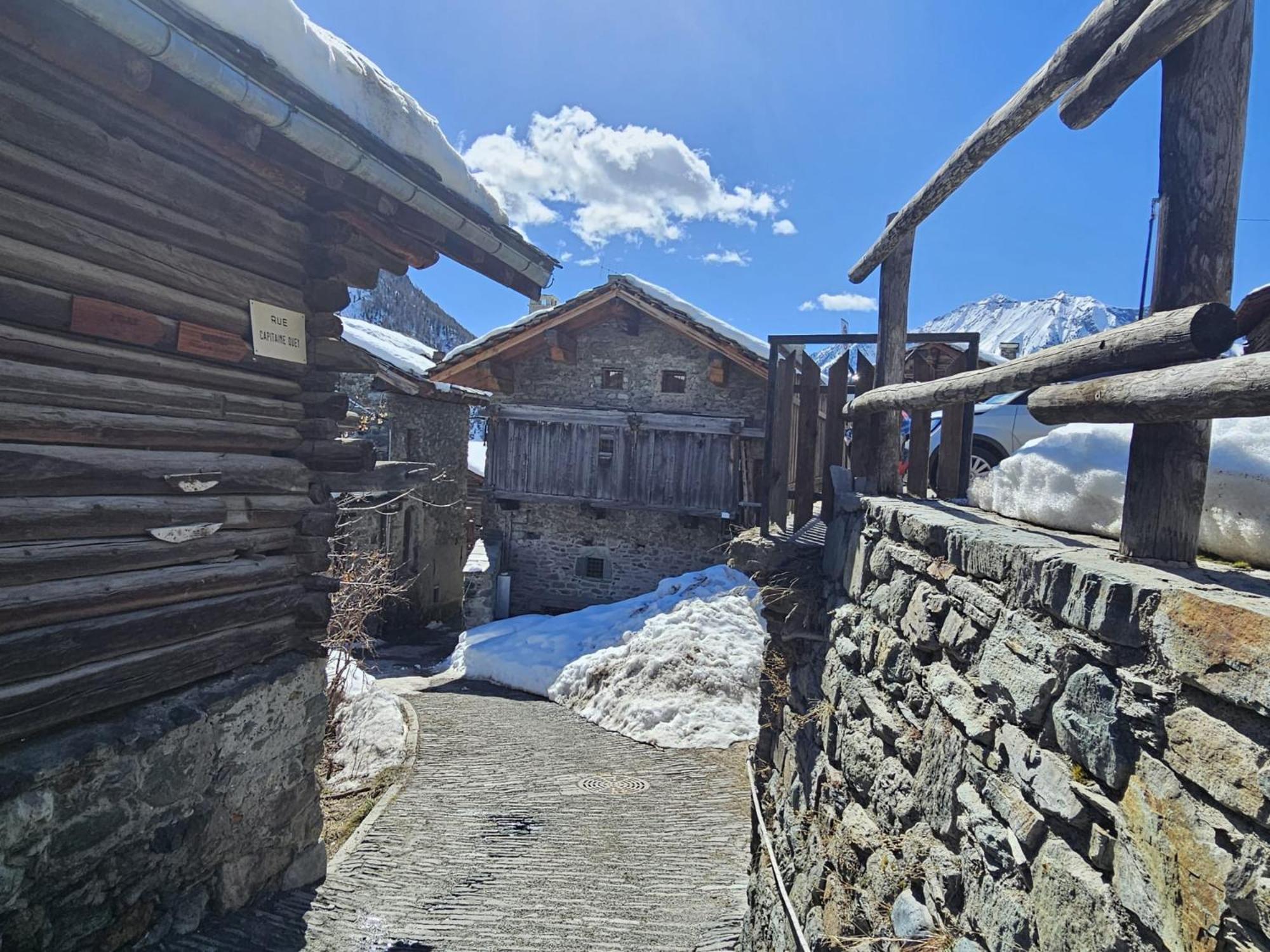 Joivy Modern Family Chalet With Stunning Mountain Views 샴폴루크 외부 사진